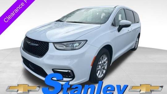 2023 Chrysler Pacifica Touring L — Minivan — 55,320 mi — McCordsville, IN