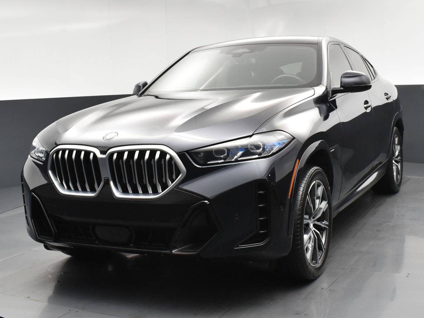 2025 BMW X6 40i — SUV — 42,788 mi — New Hyde Park, NY