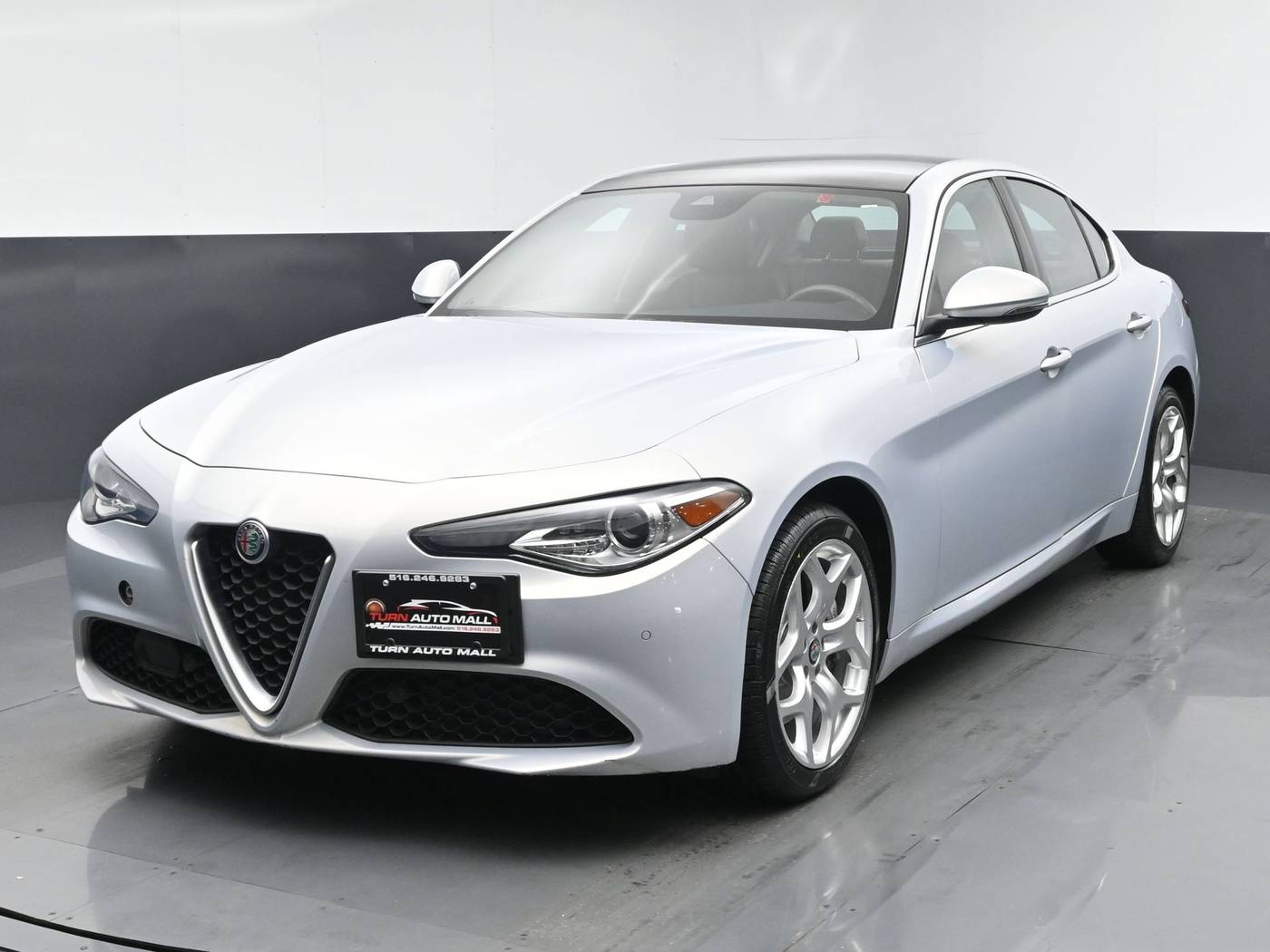 2021 Alfa Romeo Giulia Ti — Sedan — 25,701 mi — New Hyde Park, NY