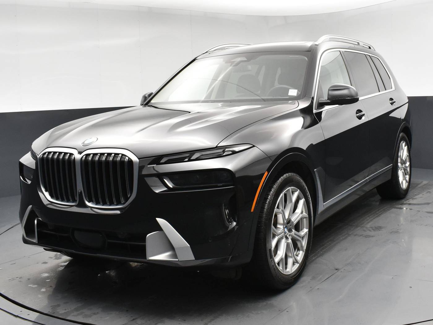 2025 BMW X7 40i — SUV — 25,179 mi — New Hyde Park, NY