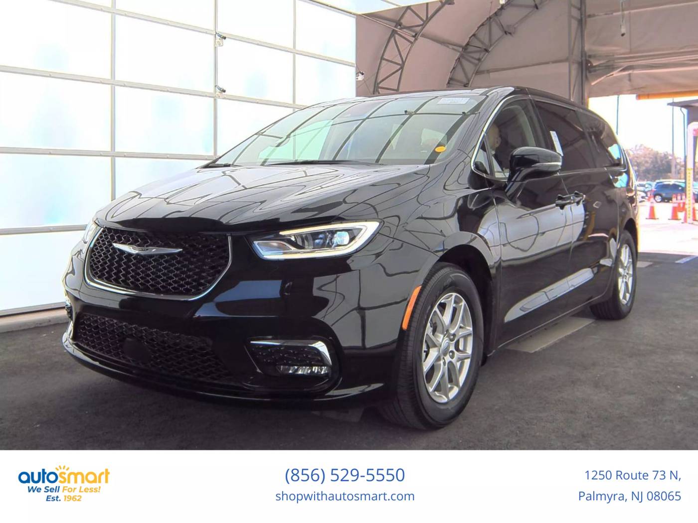 2024 Chrysler Pacifica Touring L — Minivan — 33,898 mi — Palmyra, NJ