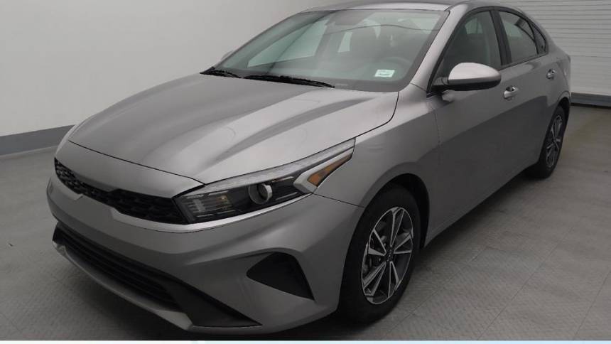 2024 Kia Forte LXS — Sedan — 31,129 mi — TOPEKA, KS