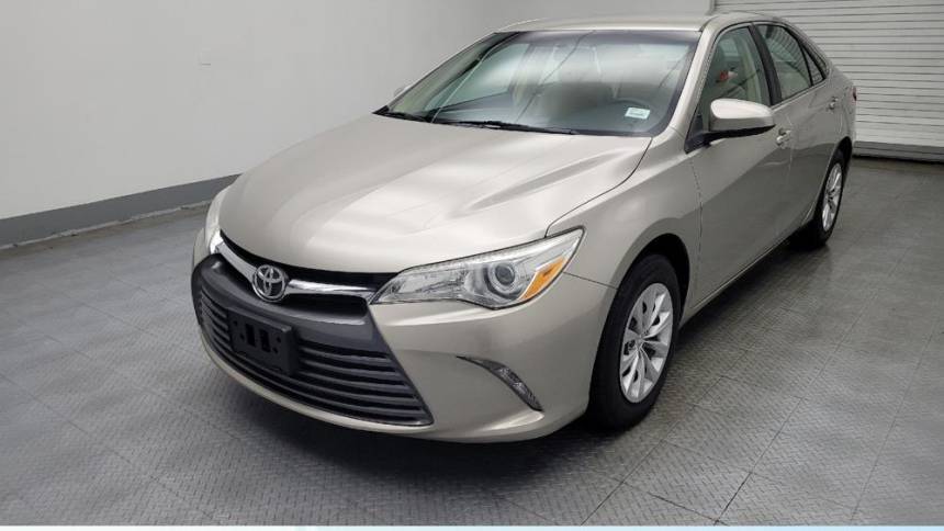 2015 Toyota Camry LE — Sedan — 62,837 mi — Peoria, IL