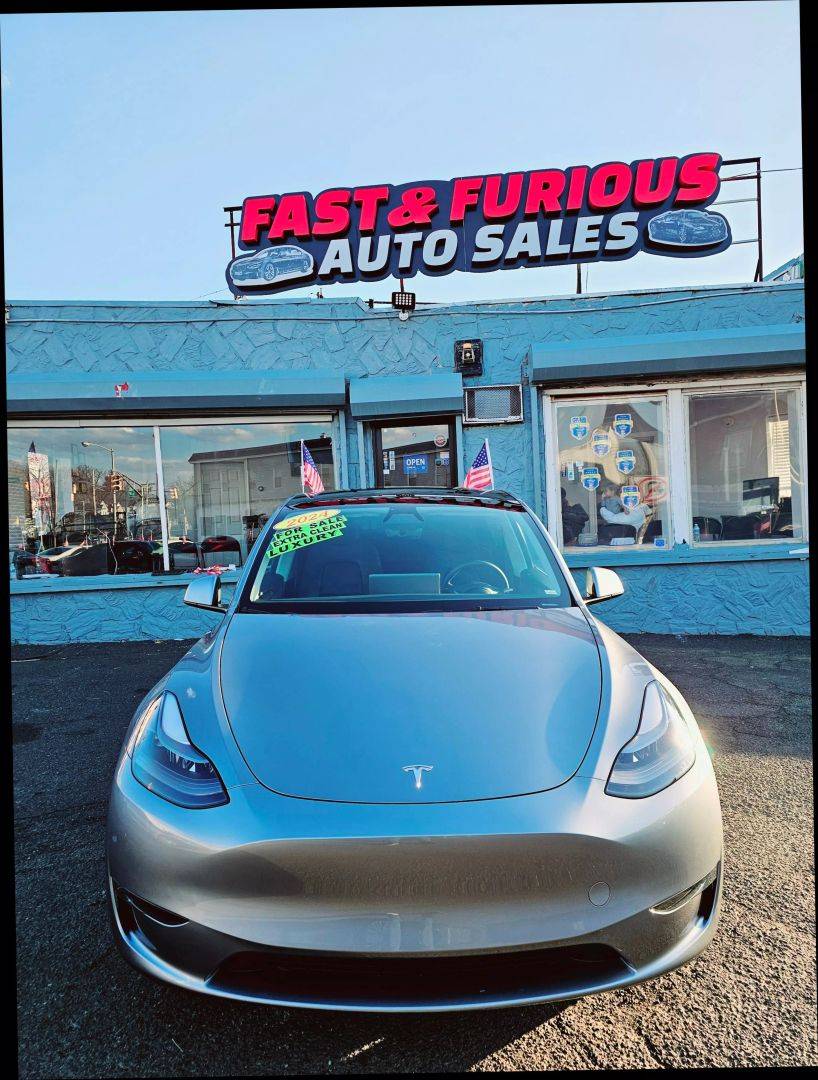 2024 Tesla Model Y Long Range — SUV — 8,830 mi — Newark, NJ