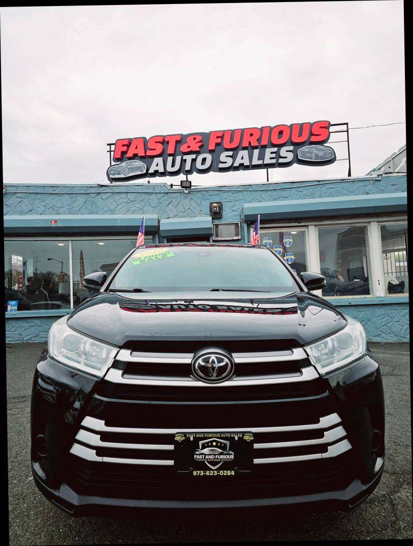 2019 Toyota Highlander LE V6 — SUV — 137,442 mi — Newark, NJ