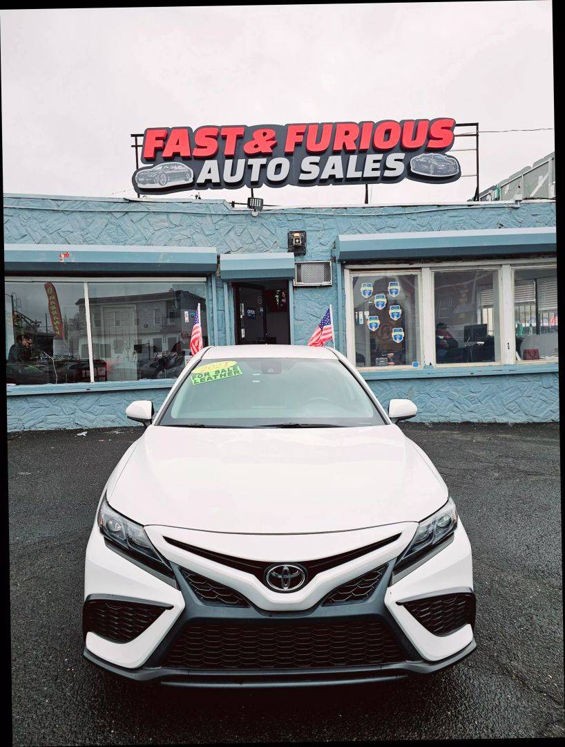 2021 Toyota Camry SE — Sedan — 74,923 mi — Newark, NJ