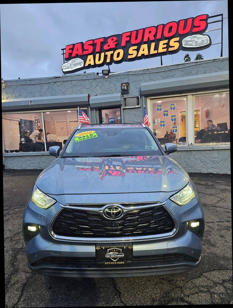 2022 Toyota Highlander Limited — SUV — 104,881 mi — Newark, NJ