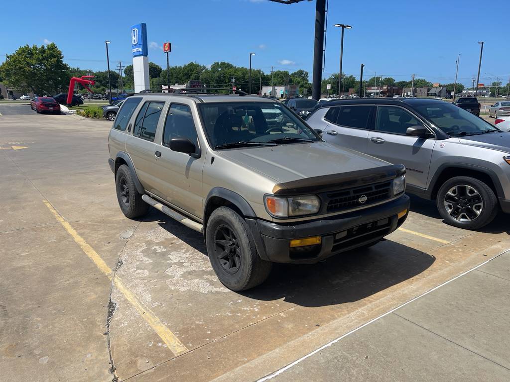 1997 Nissan Pathfinder XE — SUV — 195,365 mi — Muskogee, OK