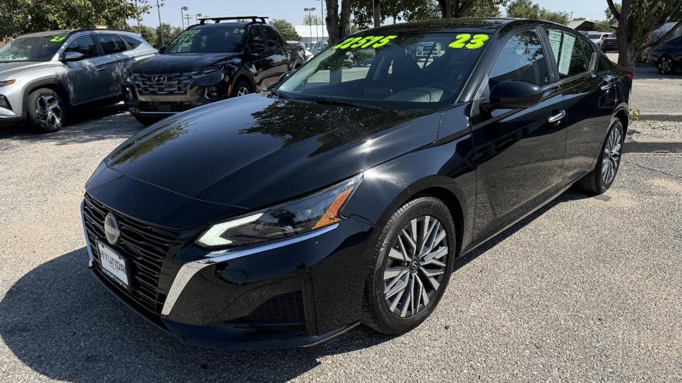 2023 Nissan Altima SV — Sedan — 37,545 mi — Dodge City, KS