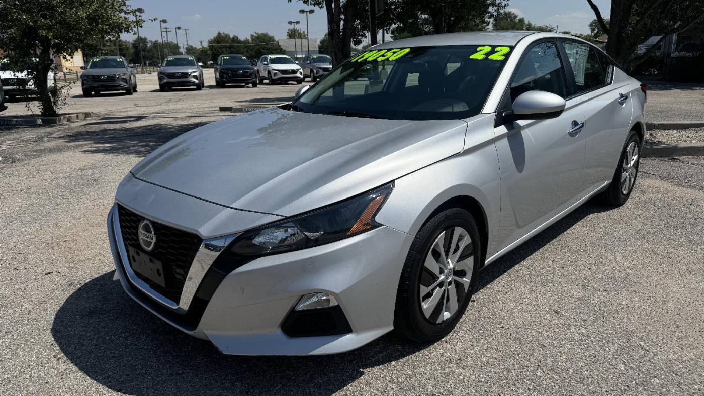 2022 Nissan Altima S — Sedan — 48,526 mi — Dodge City, KS