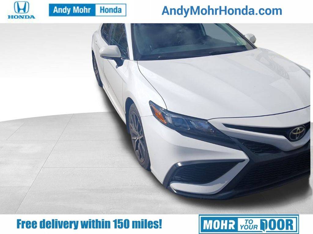 2022 Toyota Camry SE — Sedan — 136,285 mi — Bloomington, IN