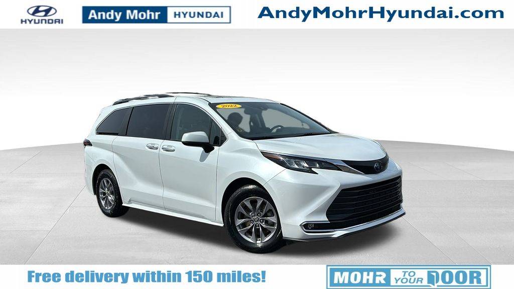 2022 Toyota Sienna XLE — Minivan — 54,570 mi — Bloomington, IN