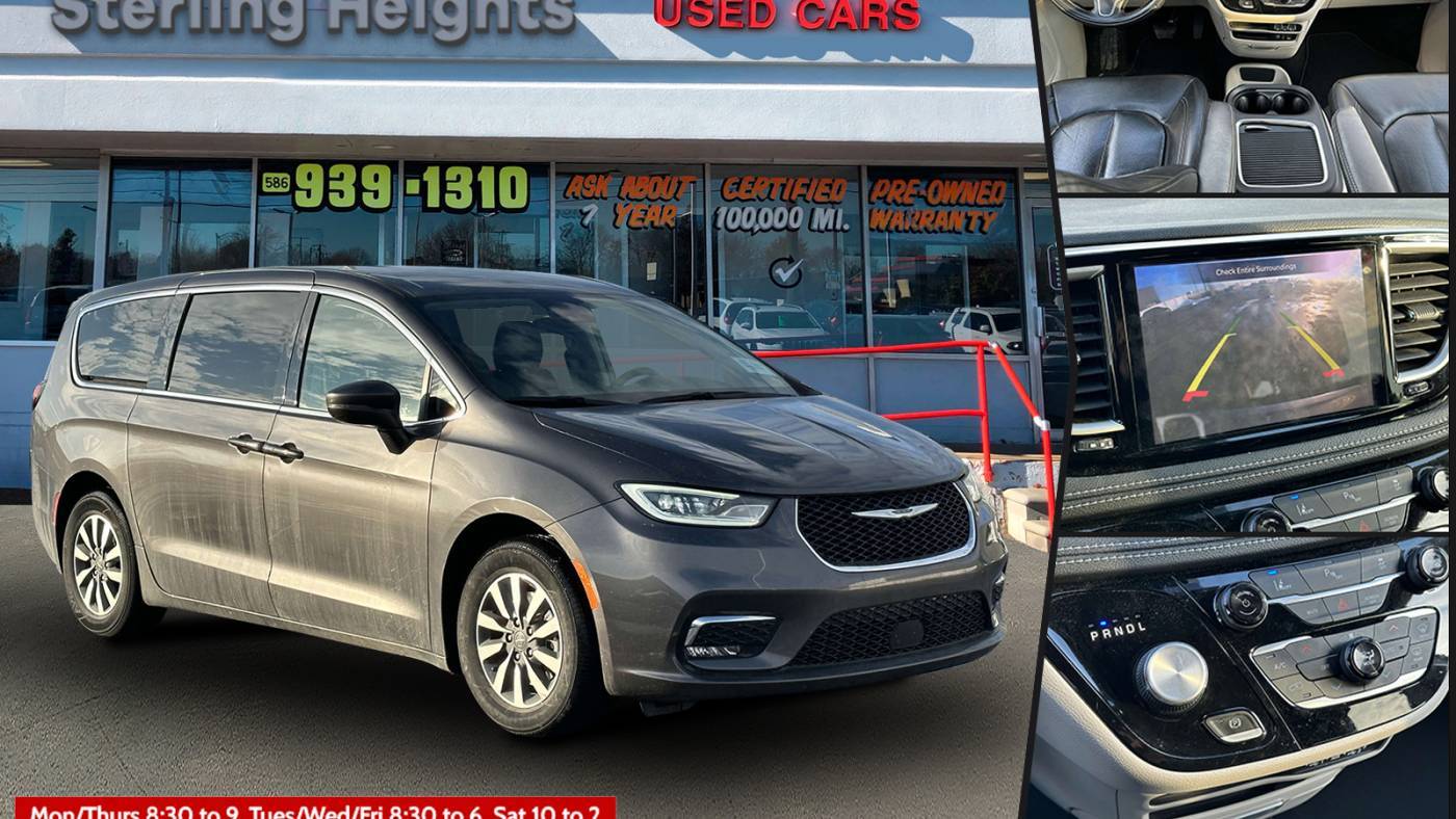 2022 Chrysler Pacifica Hybrid Touring L — Minivan — 35,746 mi — Sterling Heights, MI