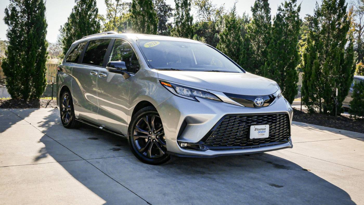 2024 Toyota Sienna XSE — Minivan — 11,877 mi — Wilmington, NC