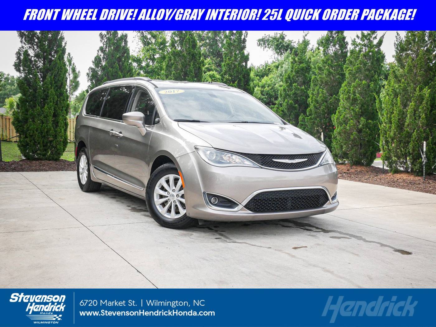2017 Chrysler Pacifica Touring L — Minivan — 136,697 mi — Wilmington, NC