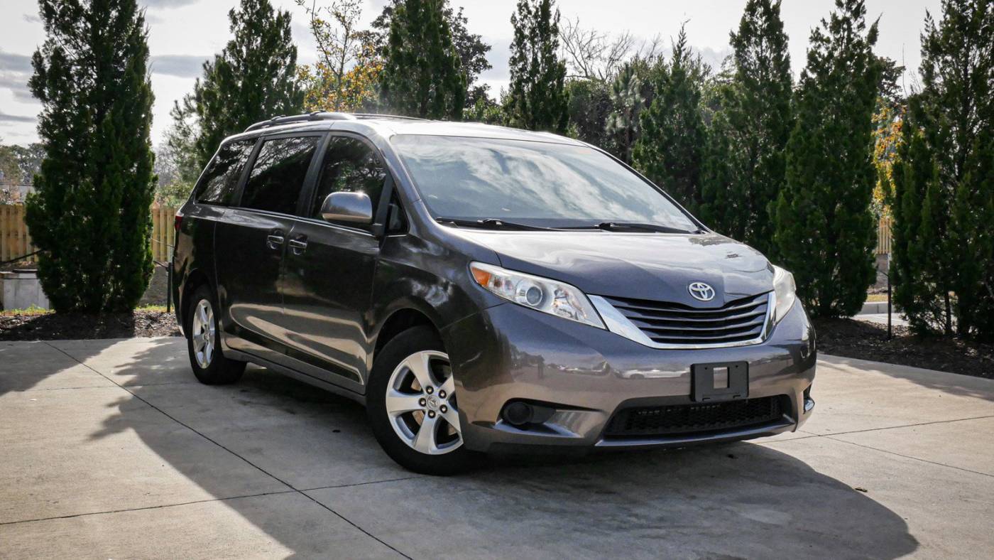 2016 Toyota Sienna LE — Minivan — 130,332 mi — Wilmington, NC