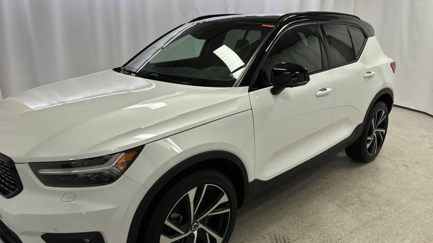 2020 Volvo XC40 R-Design For Sale in Arlington, MA 