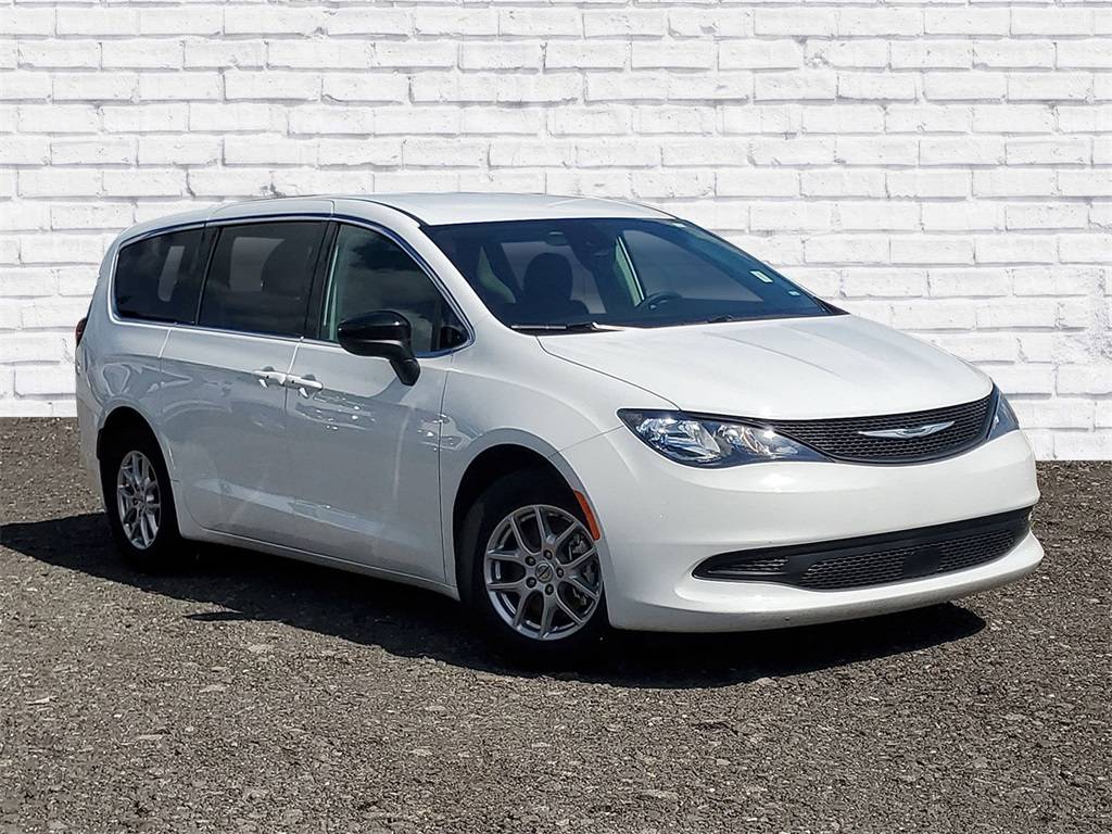 2024 Chrysler Voyager LX — Minivan — 61,119 mi — Live Oak, FL