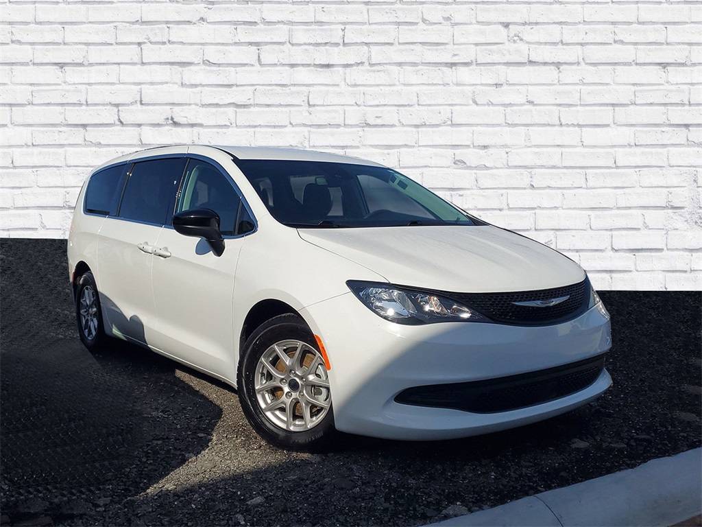 2024 Chrysler Voyager LX — Minivan — 61,594 mi — Live Oak, FL