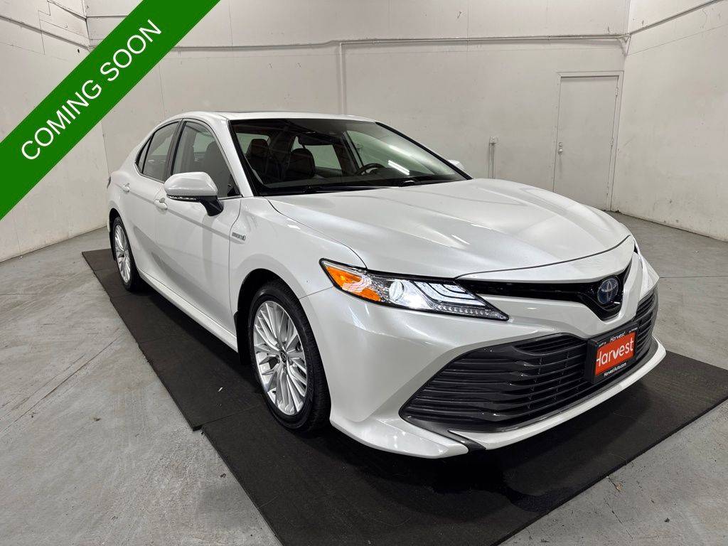 2020 Toyota Camry Hybrid XLE — Sedan — 15,330 mi — Yakima, WA