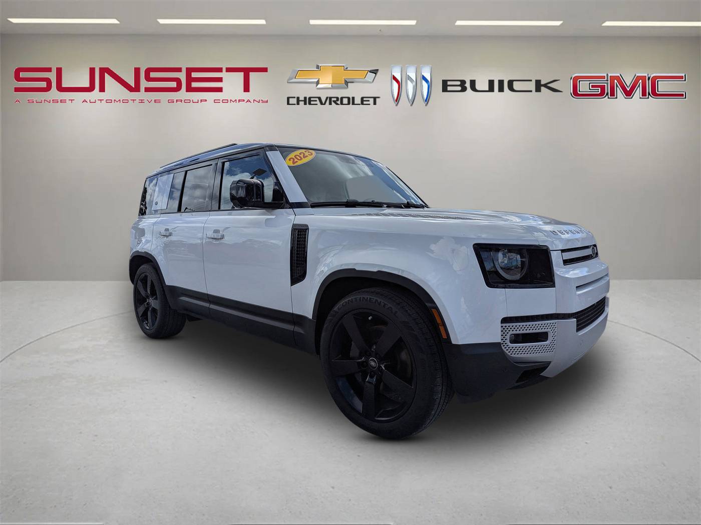 2023 Land Rover Defender SE — SUV — 29,224 mi — Sarasota, FL