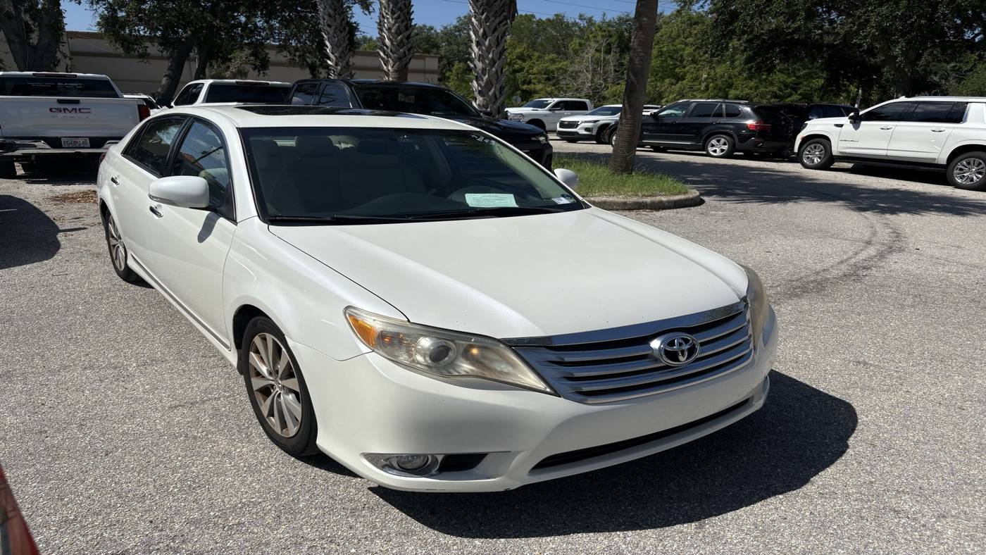 2011 Toyota Avalon Limited — Sedan — 122,967 mi — Sarasota, FL