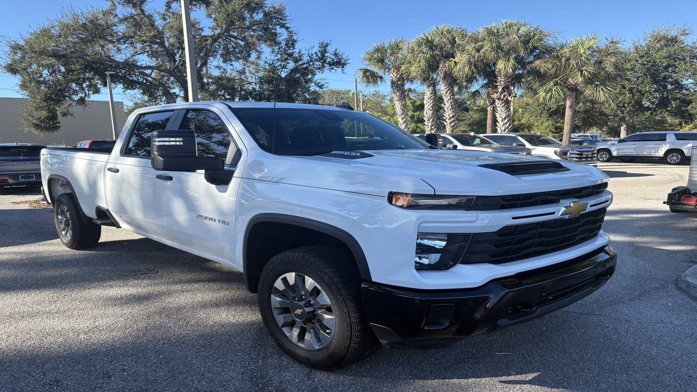 2025 Chevrolet Silverado 2500HD Custom — Pickup Truck — 4,938 mi — Sarasota, FL