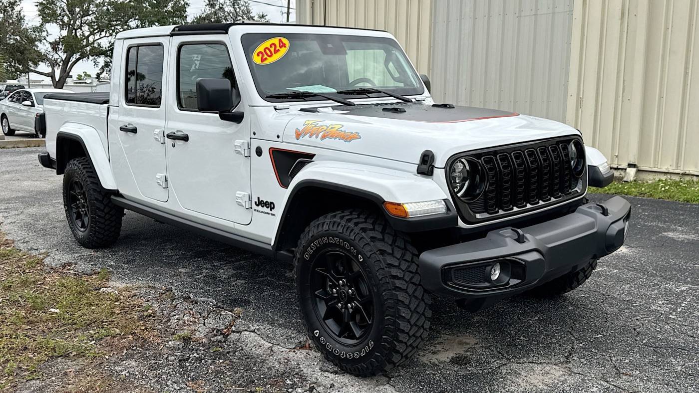 2024 Jeep Gladiator Jeep Beach — Pickup Truck — 3,581 mi — Sarasota, FL