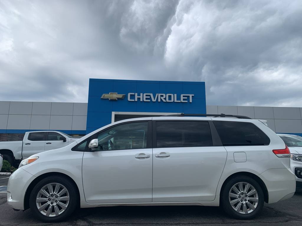 2014 Toyota Sienna Limited — Minivan — 174,119 mi — Jefferson City, TN