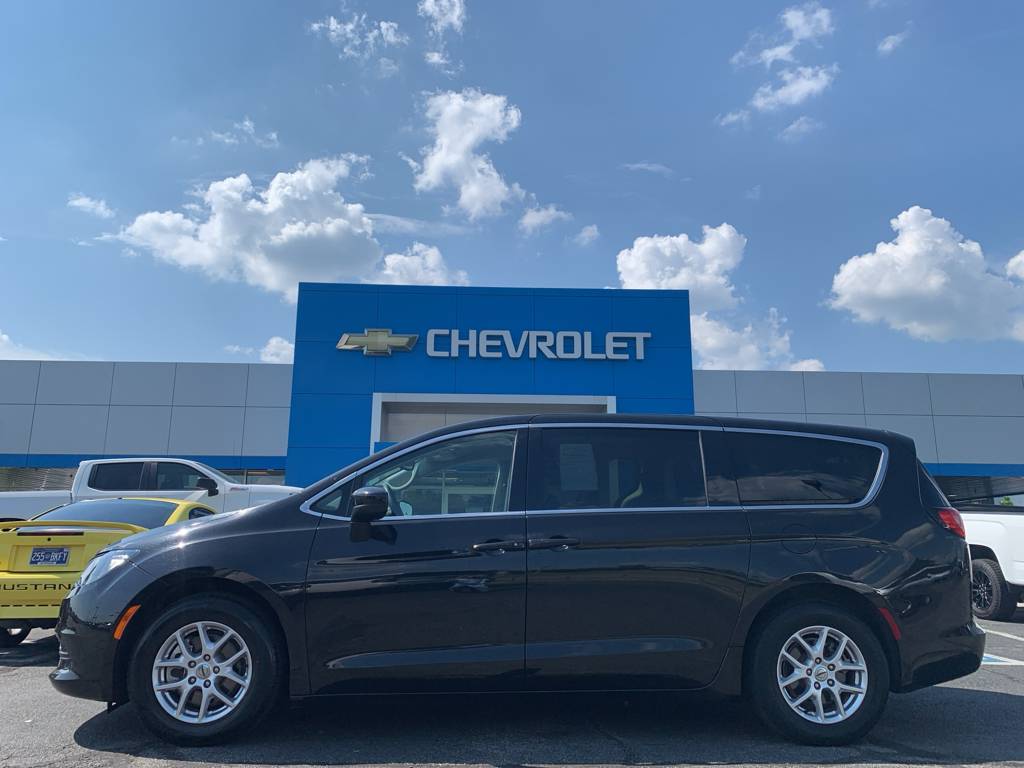 2023 Chrysler Voyager LX — Minivan — 63,773 mi — Jefferson City, TN