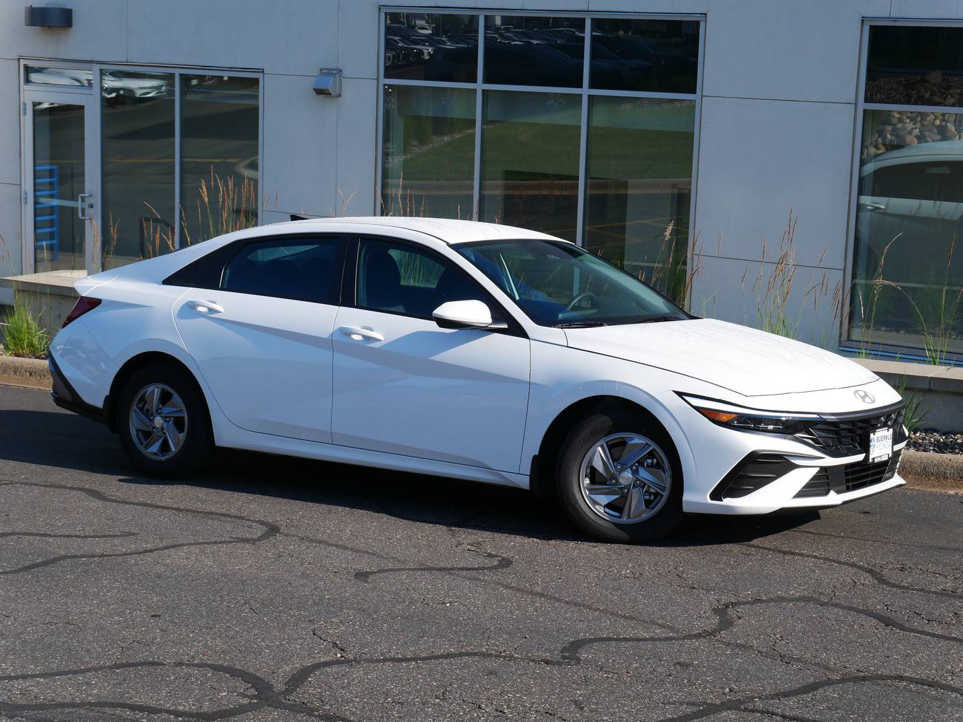 2024 Hyundai Elantra SE — Sedan — 5,396 mi — White Bear Lake, MN