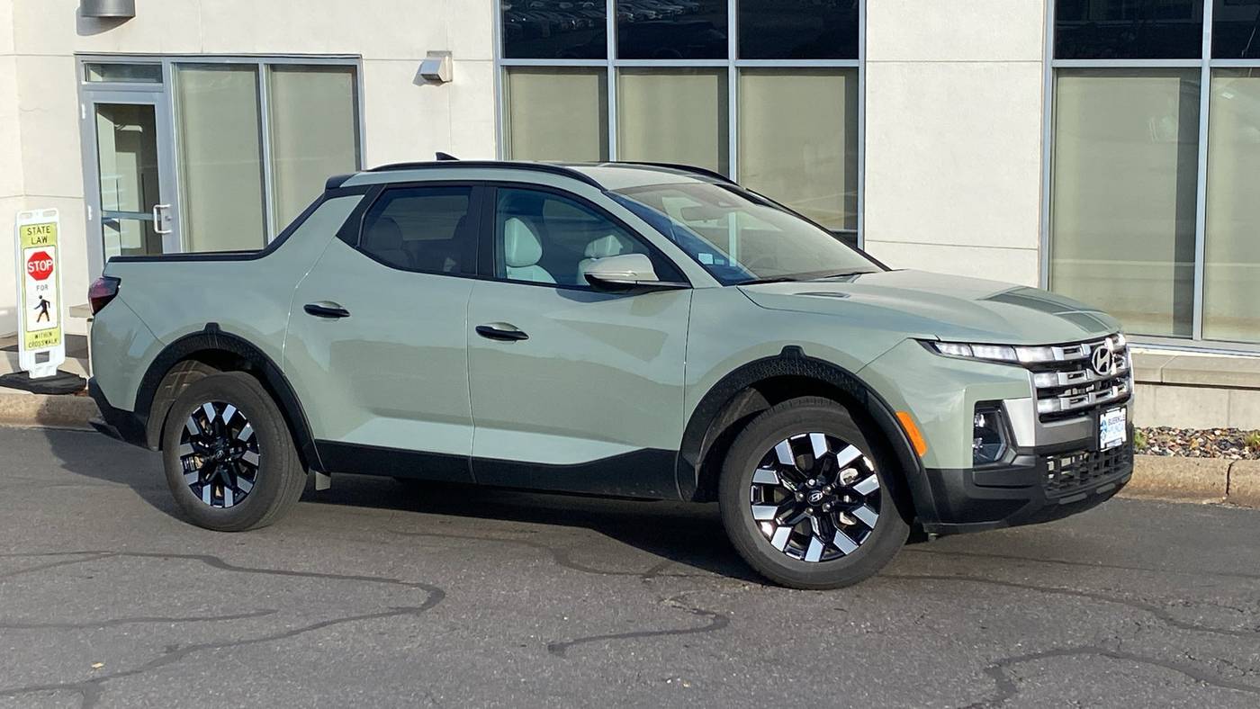 2025 Hyundai Santa Cruz SEL — Pickup Truck — 5,140 mi — White Bear Lake, MN