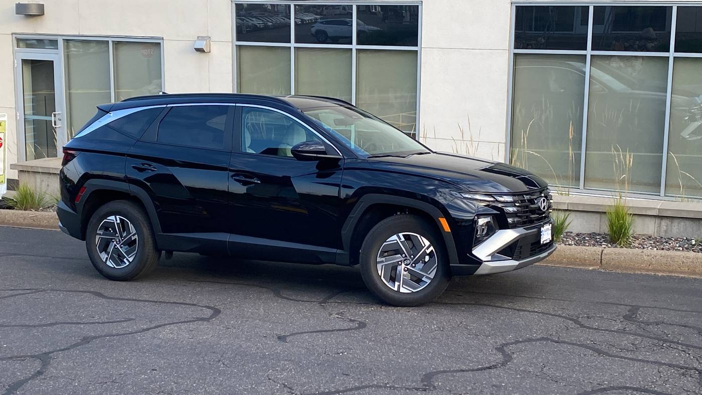 2025 Hyundai Tucson Hybrid Blue — SUV — 6,177 mi — White Bear Lake, MN