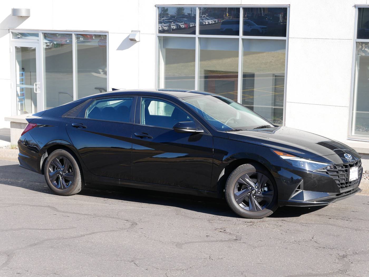 2022 Hyundai Elantra SEL — Sedan — 23,118 mi — White Bear Lake, MN
