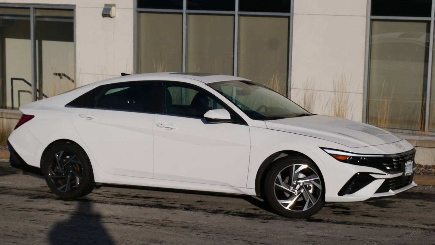 2024 Hyundai Elantra SEL — Sedan — 5,045 mi — White Bear Lake, MN