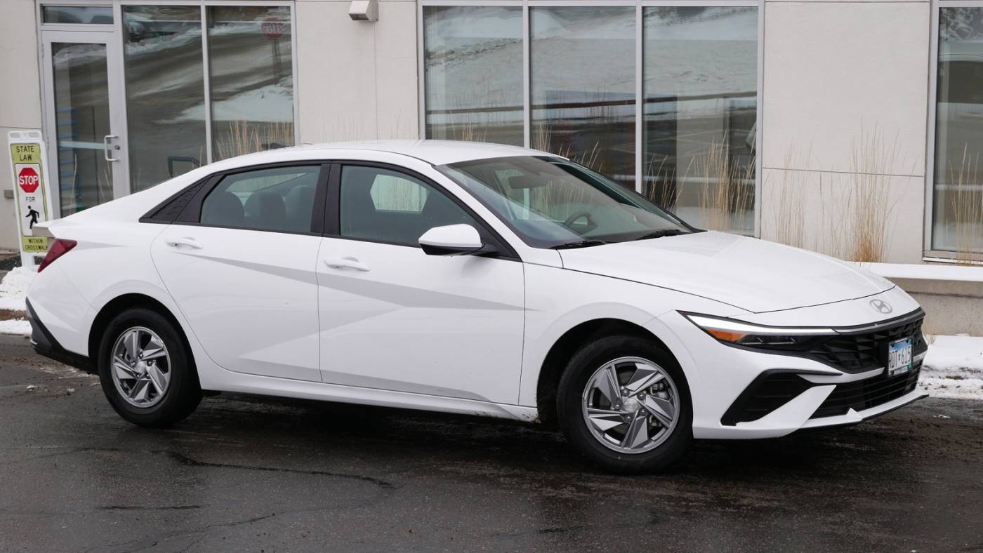 2024 Hyundai Elantra SE — Sedan — 4,987 mi — White Bear Lake, MN
