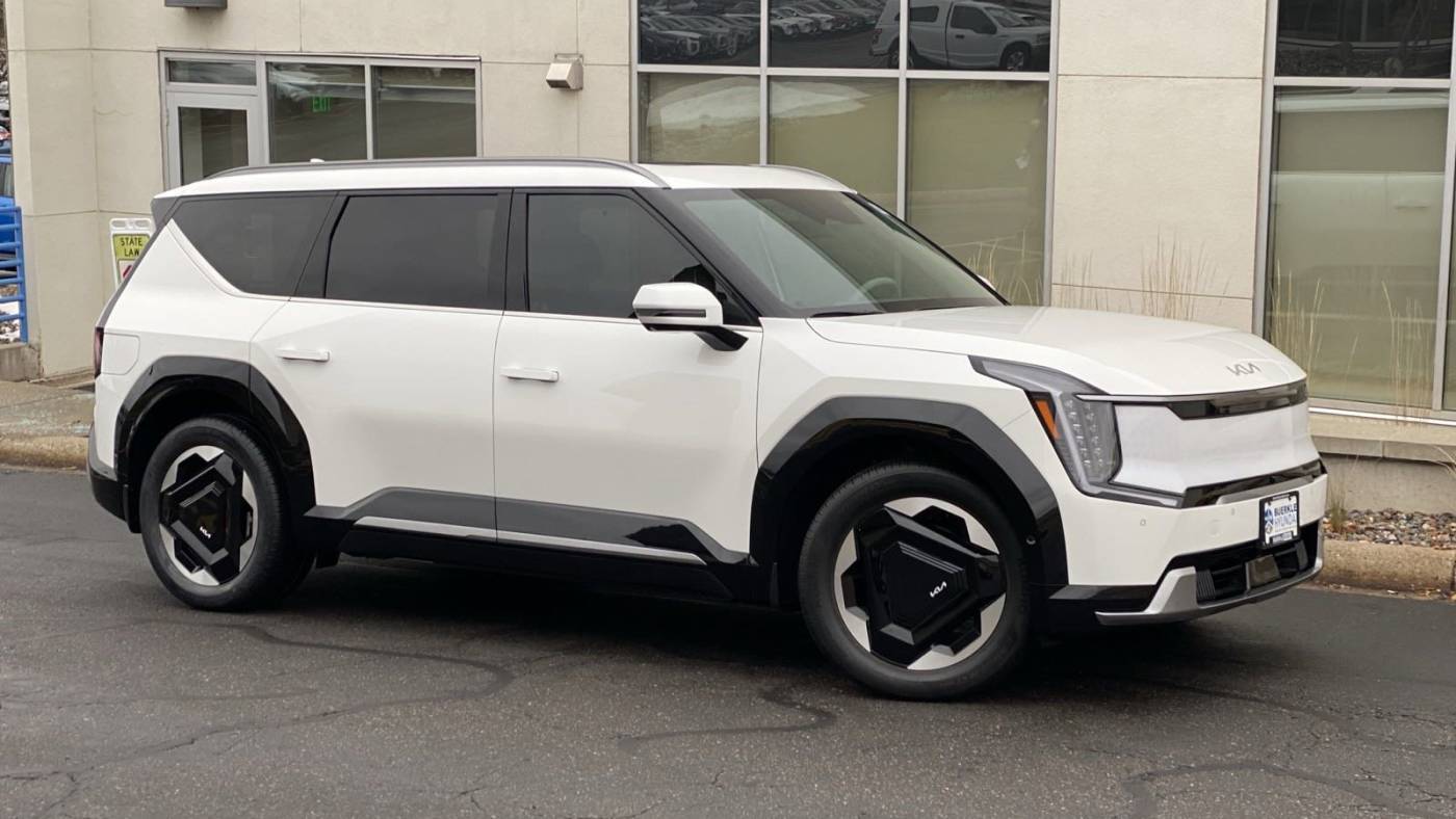 2024 Kia EV9 Land — SUV — 7,396 mi — White Bear Lake, MN