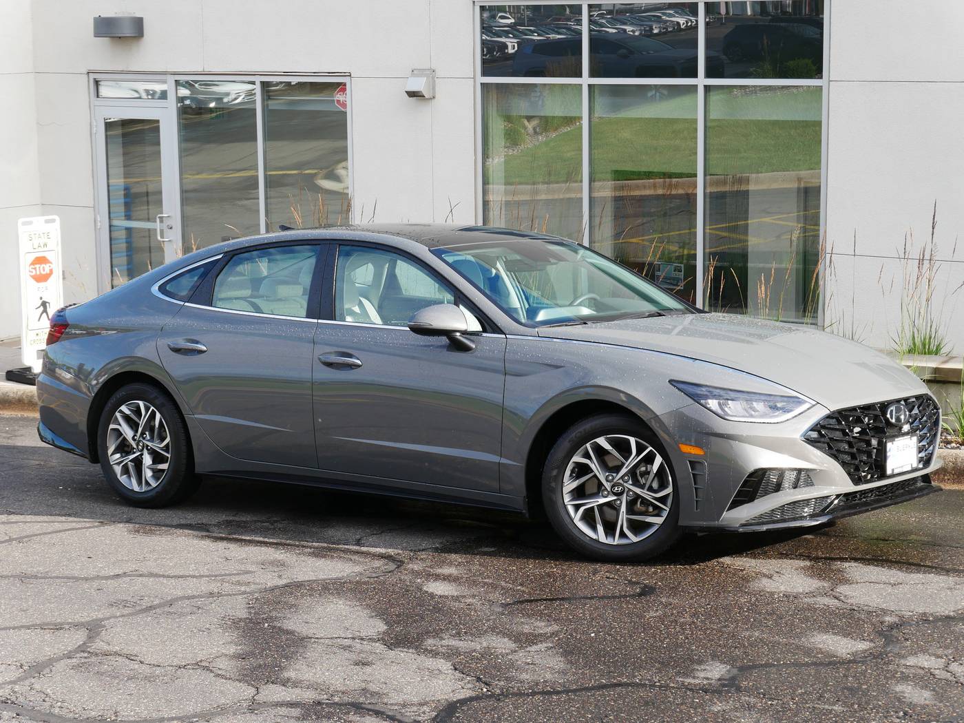 2022 Hyundai Sonata SEL — Sedan — 19,397 mi — White Bear Lake, MN
