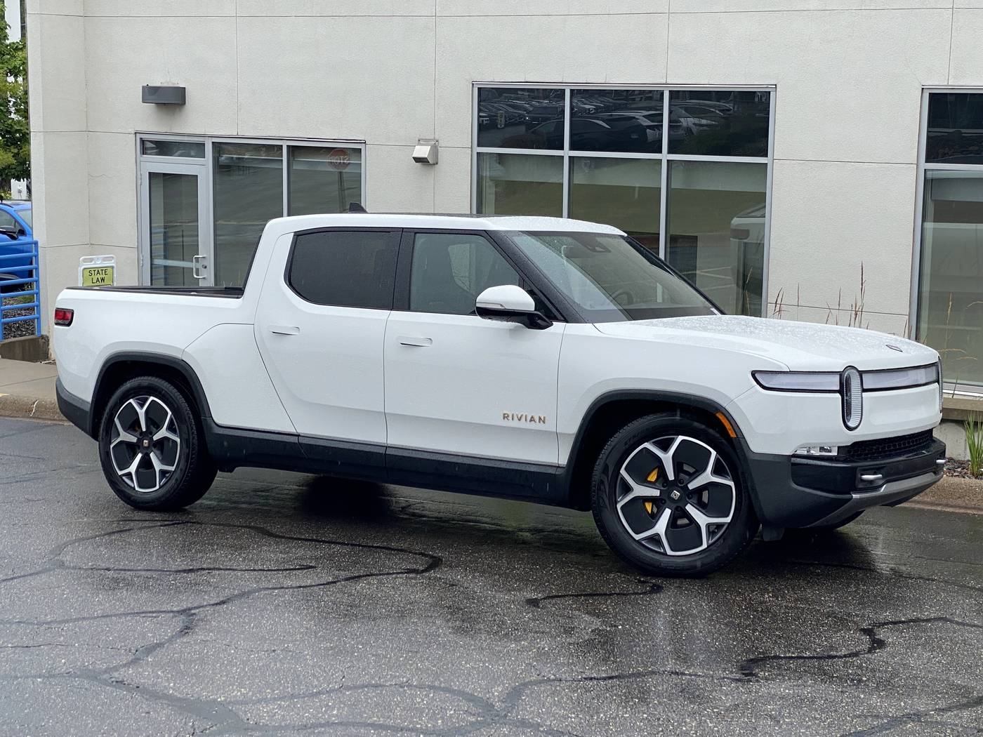 2022 Rivian R1T