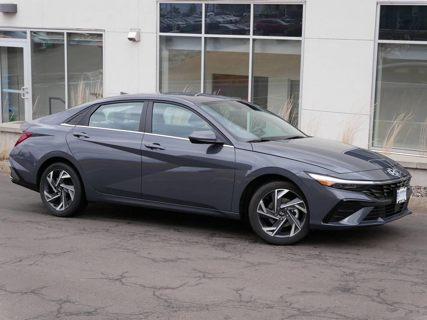 2024 Hyundai Elantra SEL — Sedan — 5,351 mi — White Bear Lake, MN