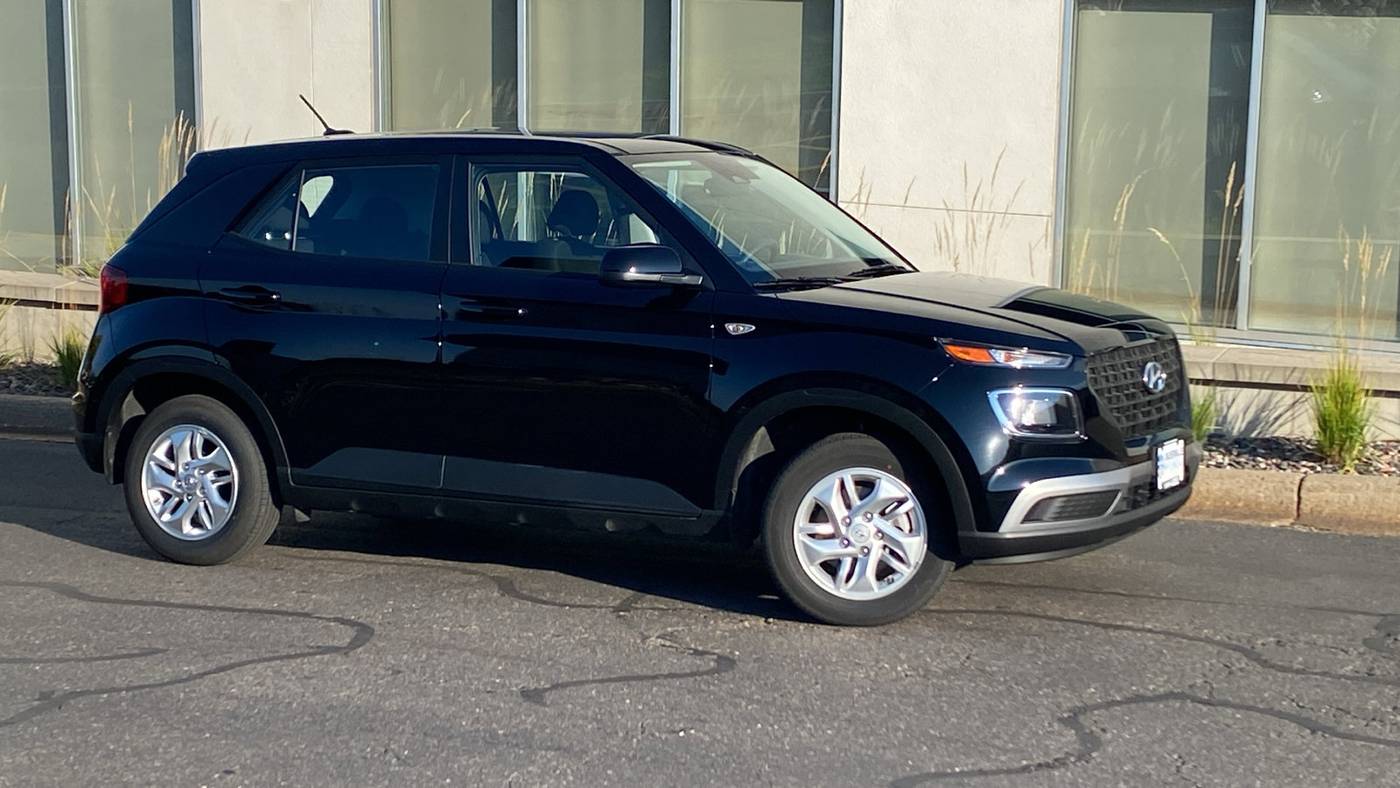 2025 Hyundai Venue SE — SUV — 6,656 mi — White Bear Lake, MN
