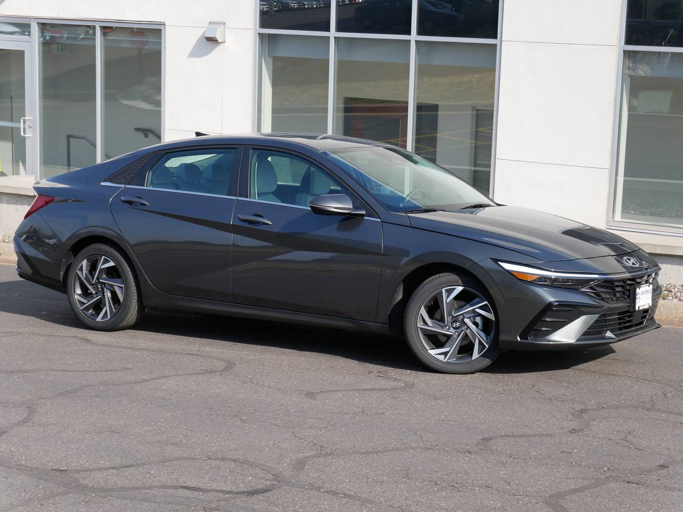 2024 Hyundai Elantra Hybrid Limited — Sedan — 4,952 mi — White Bear Lake, MN