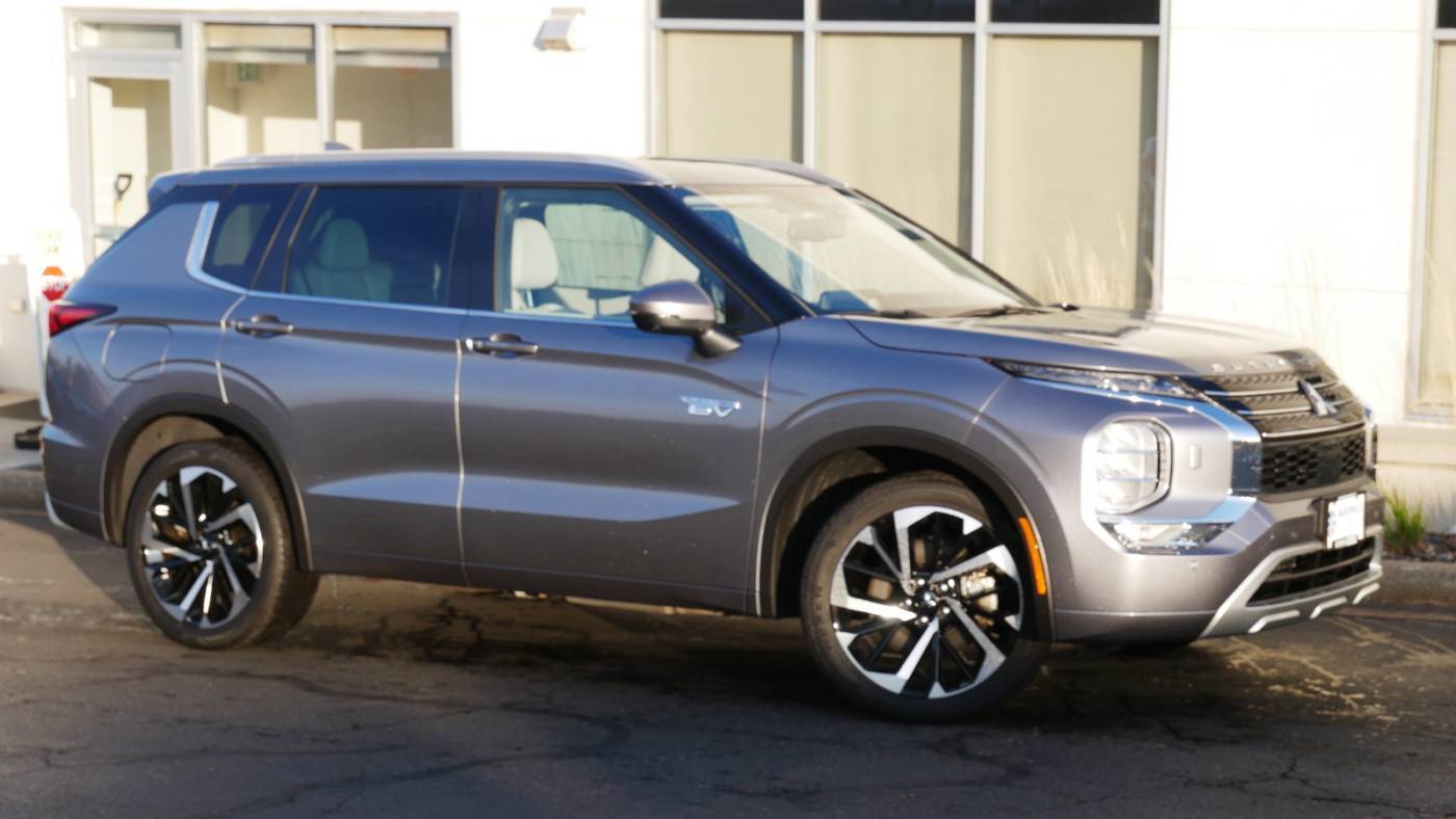 2023 Mitsubishi Outlander Plug-In Hybrid SEL — SUV — 8,616 mi — White Bear Lake, MN