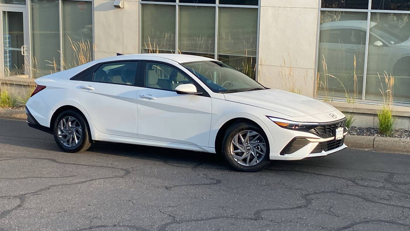 2024 Hyundai Elantra SEL — Sedan — 1,094 mi — White Bear Lake, MN
