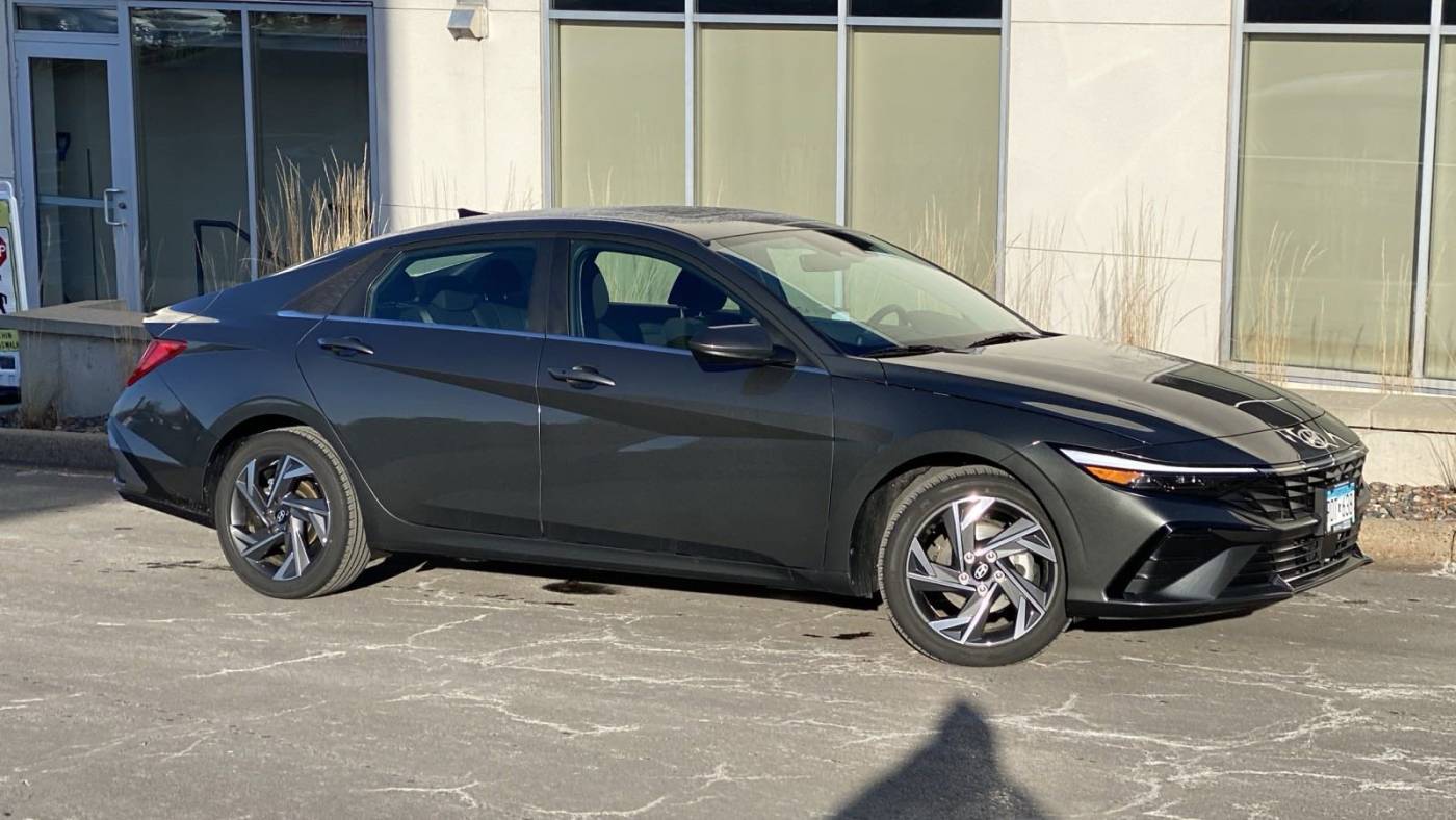 2024 Hyundai Elantra SEL — Sedan — 5,047 mi — White Bear Lake, MN