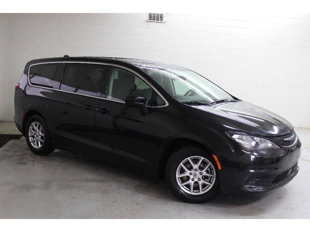 2022 Chrysler Voyager LX — Minivan — 88,189 mi — Toledo, OH