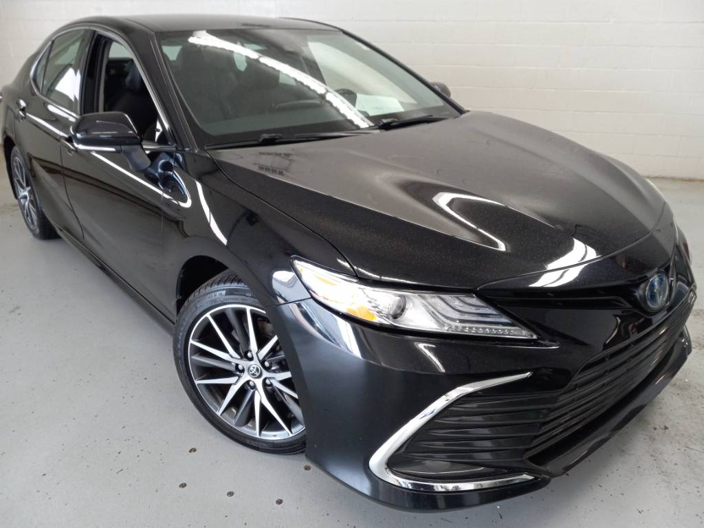 2022 Toyota Camry Hybrid XLE — Sedan — 56,742 mi — Toledo, OH
