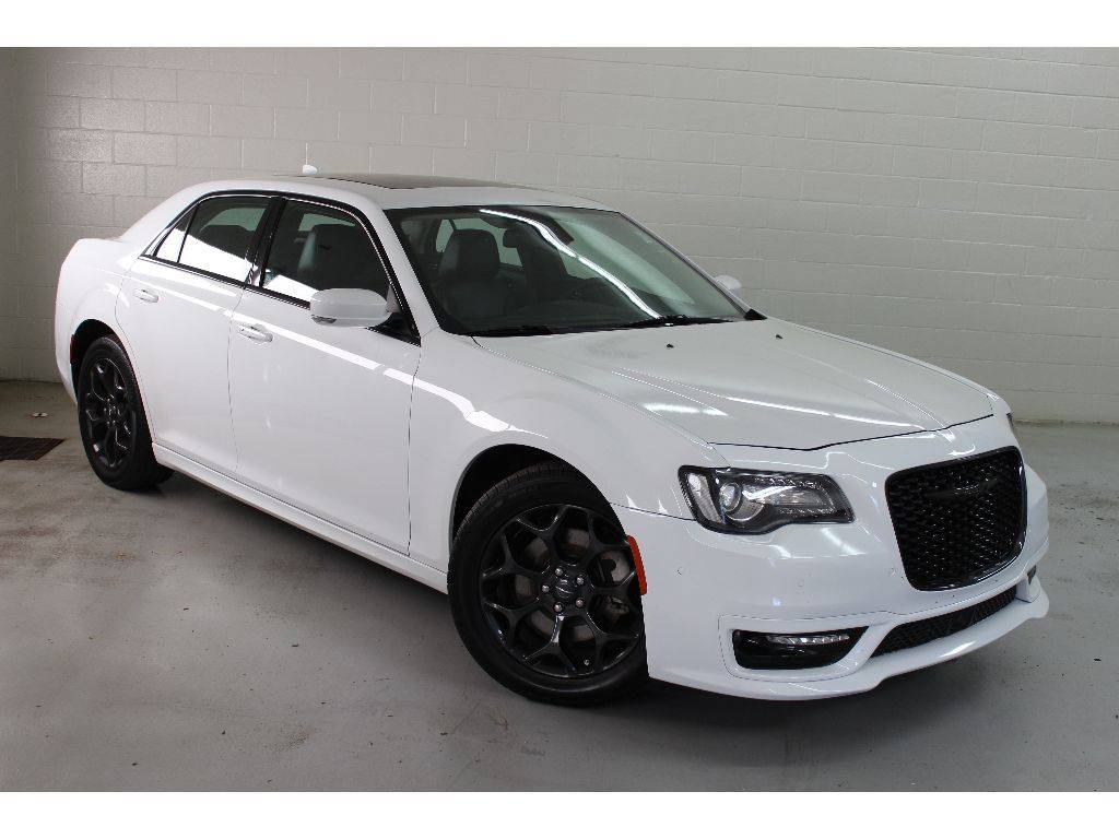 2022 Chrysler 300 Touring L — Sedan — 47,136 mi — Toledo, OH