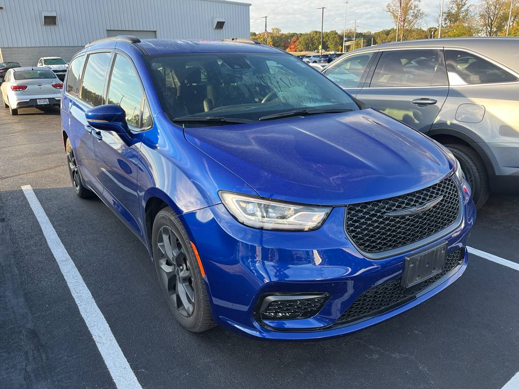 2021 Chrysler Pacifica Touring — Minivan — 32,119 mi — Toledo, OH