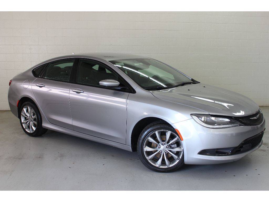 2016 Chrysler 200 S — Sedan — 67,233 mi — Toledo, OH